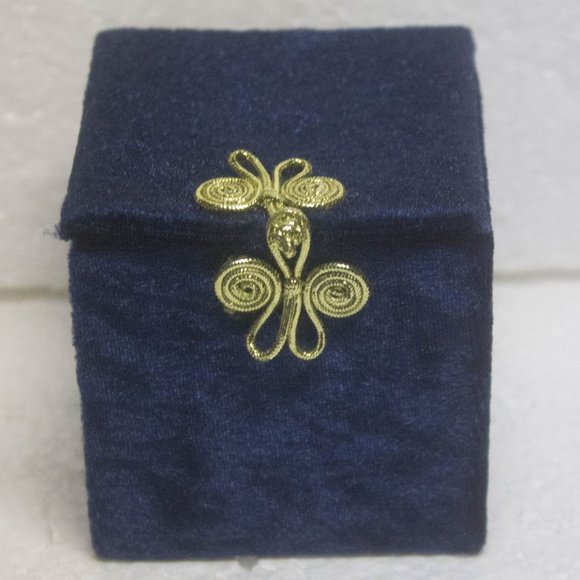 Pier 1 2005 Peace Doves Hand Painted Li Bien 2.5" Glass Ornament - Picture 6 of 7